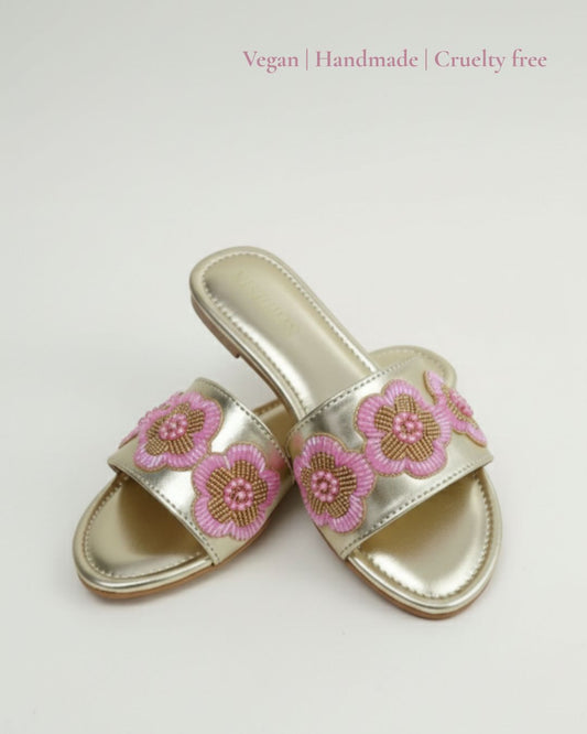 Gulabi Noor Flats